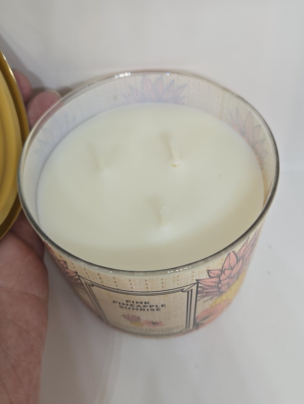 Bath & Body Works Pink & Gold Pineapple Sunrise Candle - Picture 2 of 3